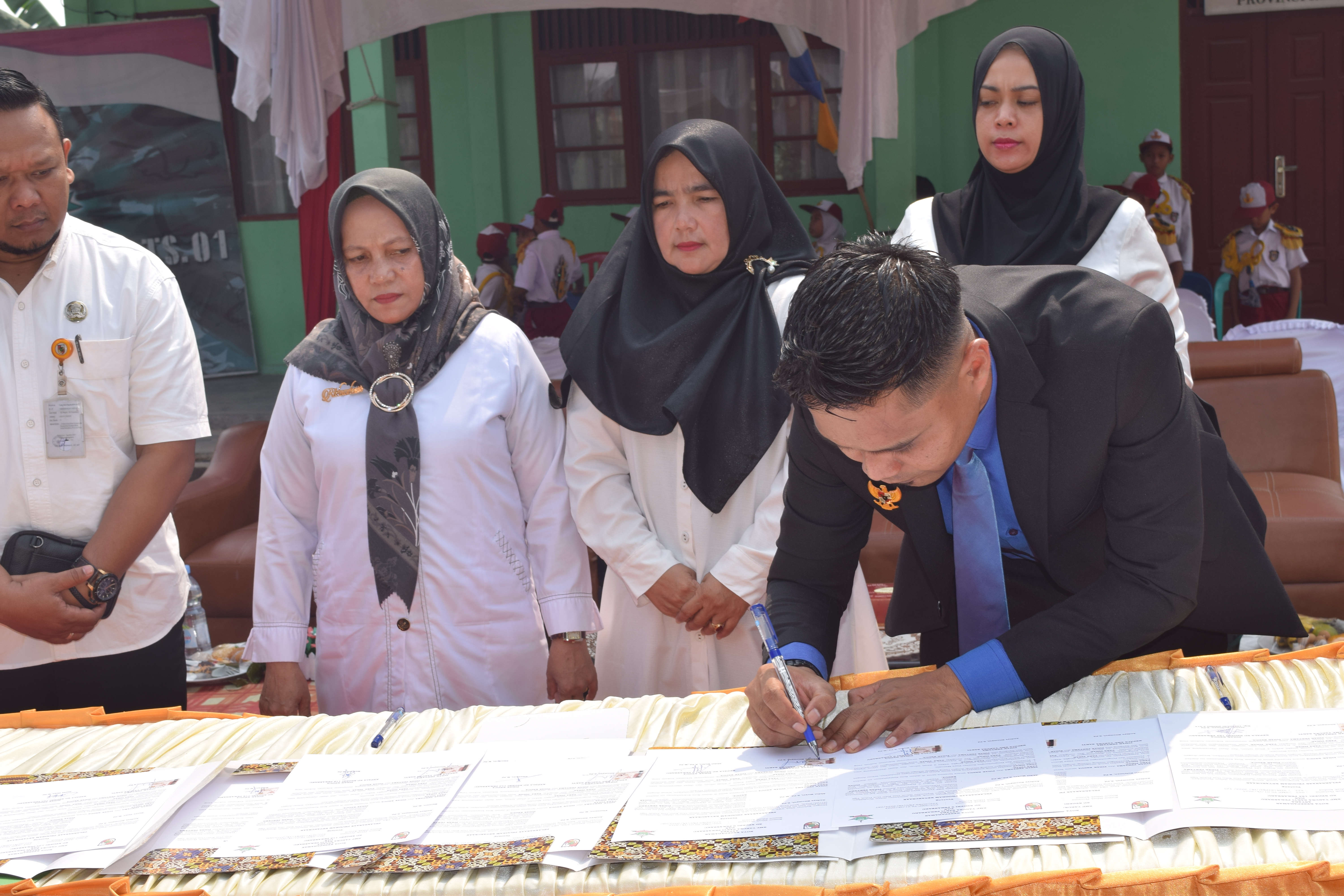 Penandatangan MoU dengan Beberapa sekolah Binaan SMP Taruna Sakti
